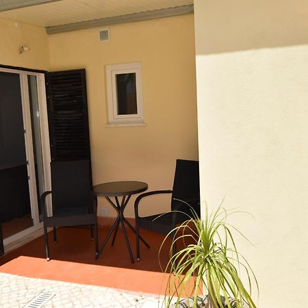 Family House Hotel ลากอส ภายนอก รูปภาพ