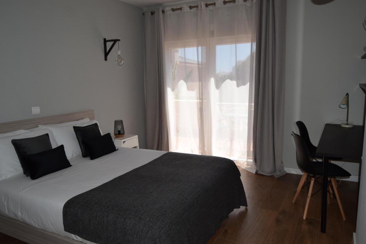 Family House Hotel ลากอส ภายนอก รูปภาพ