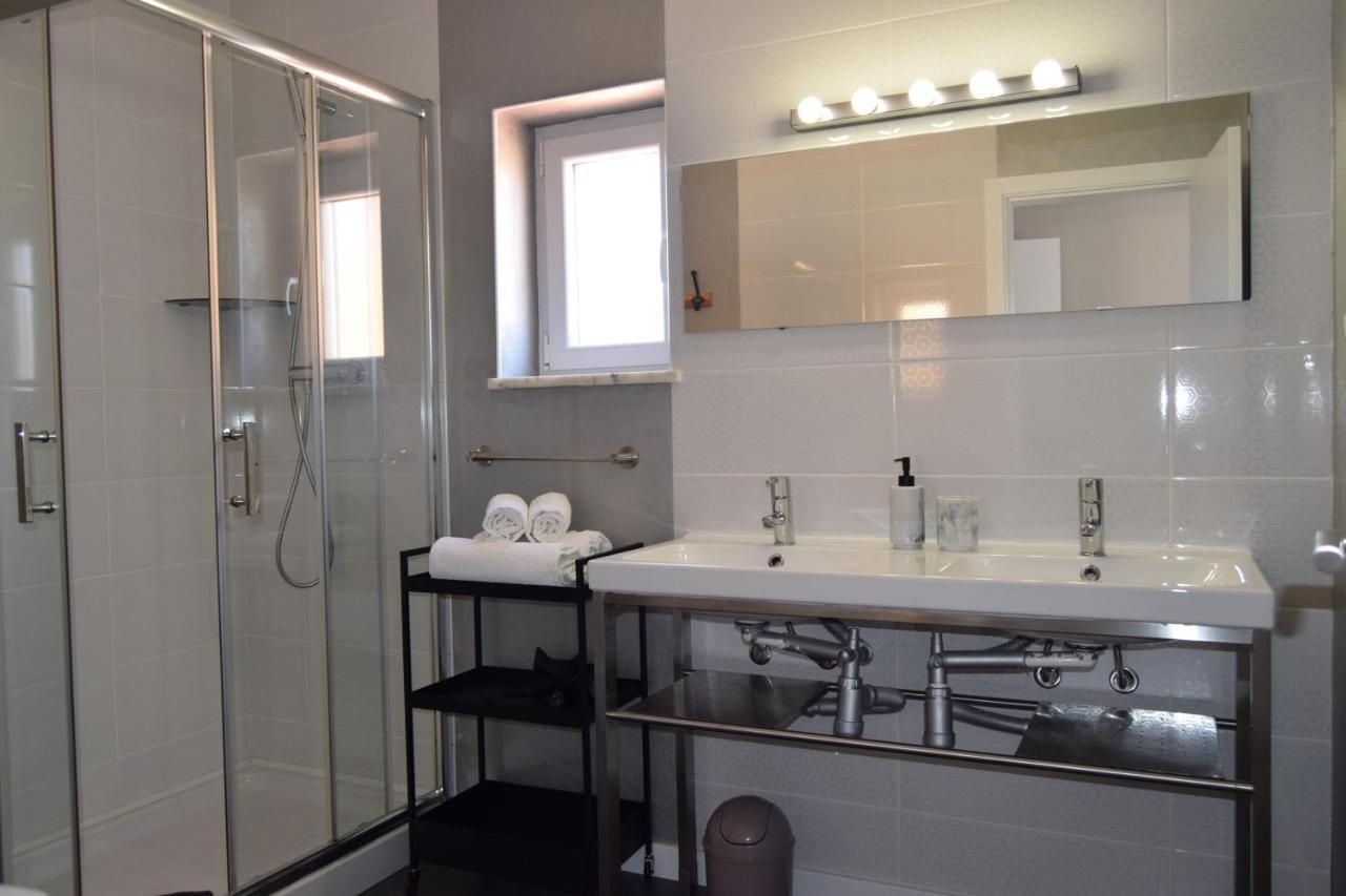 Family House Hotel ลากอส ภายนอก รูปภาพ