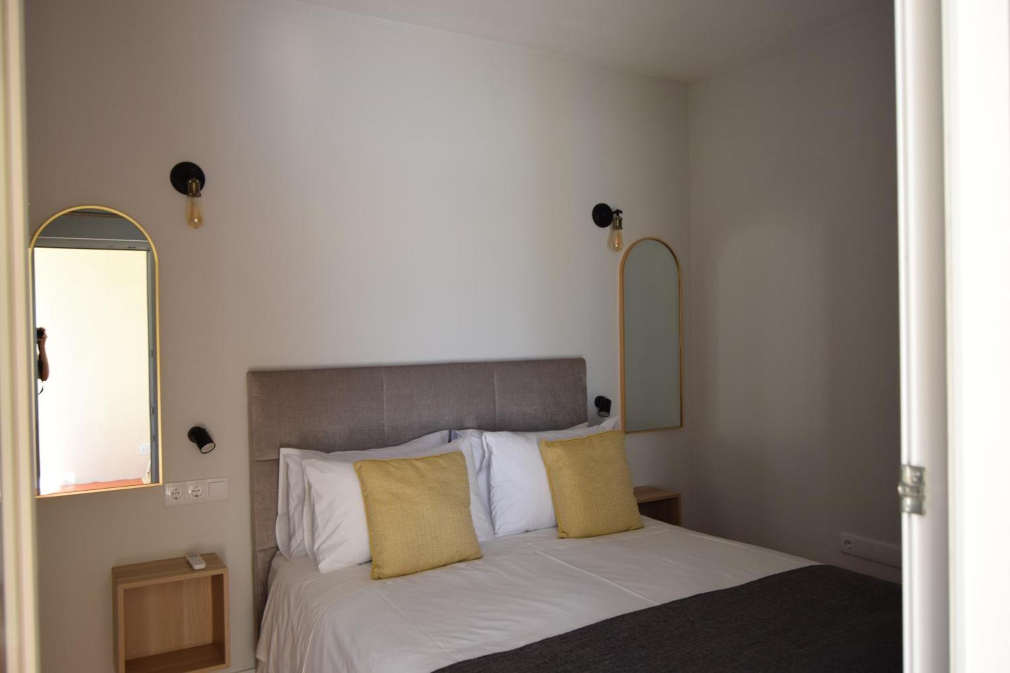 Family House Hotel ลากอส ภายนอก รูปภาพ