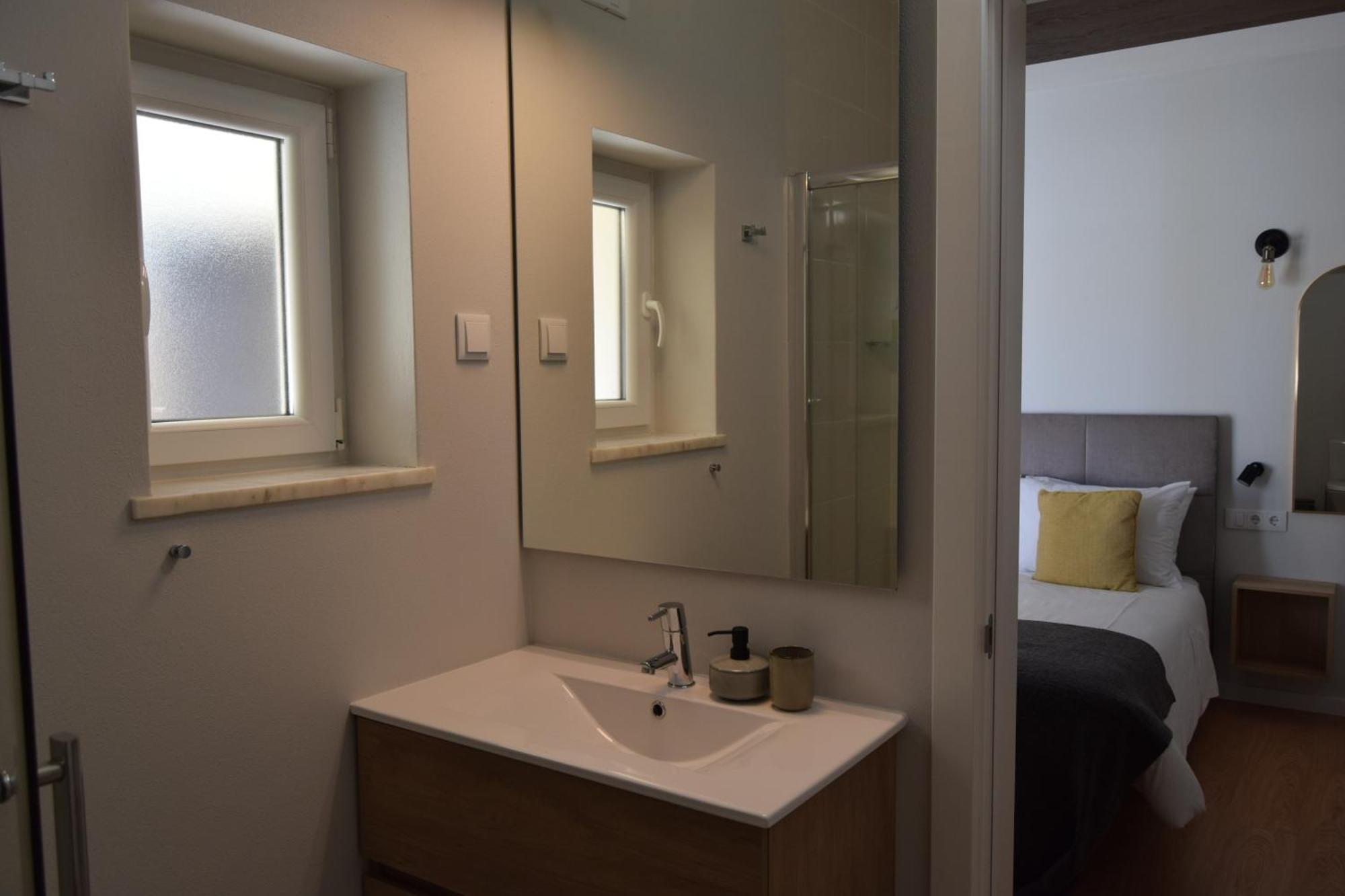 Family House Hotel ลากอส ภายนอก รูปภาพ