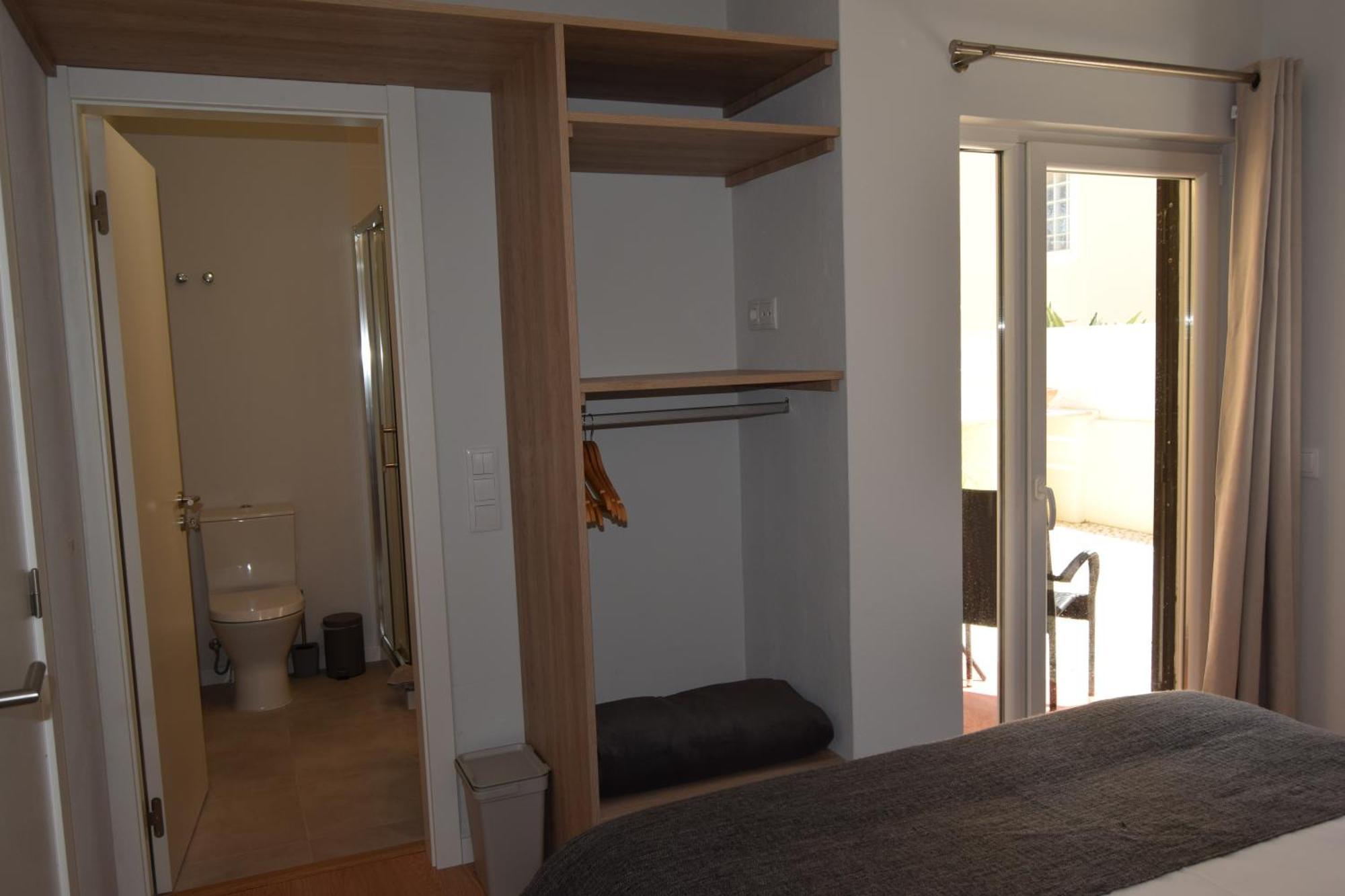 Family House Hotel ลากอส ภายนอก รูปภาพ